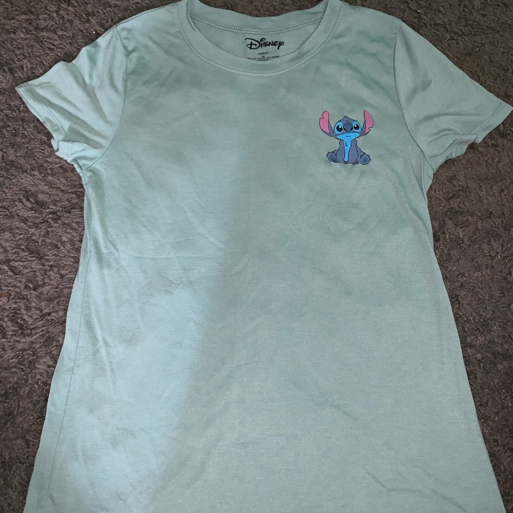 t-shirt .